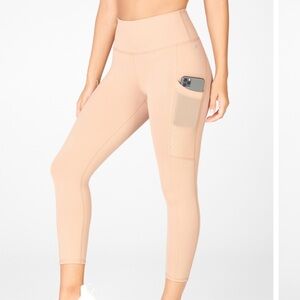 On-The-Go Powerhold High-Waisted Capri Leggings
